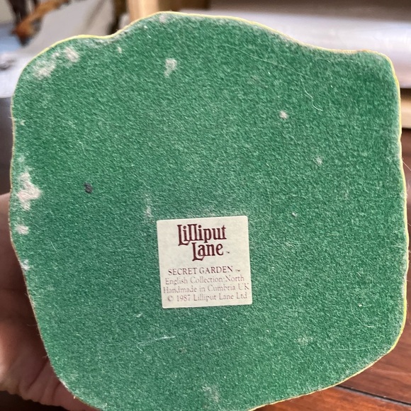 Lilliput Lane "Secret Garden" 1987 Handmade Miniature w/o Box - Picture 6 of 6